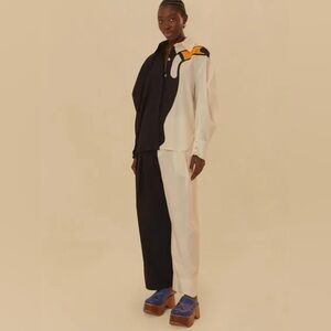 Farm rio two tone black and white wide legged pants - size M